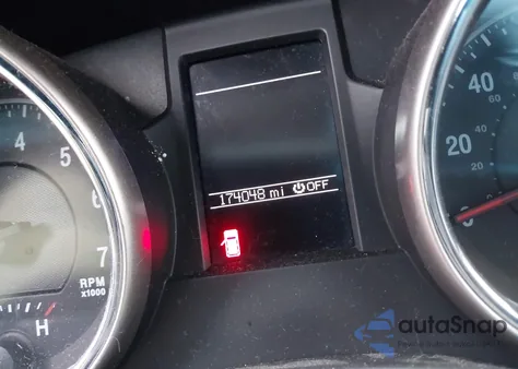 2013 Jeep Grand Cherokee Laredo z USA, uszkodzony, nr VIN 1C4RJFAG0DC642175